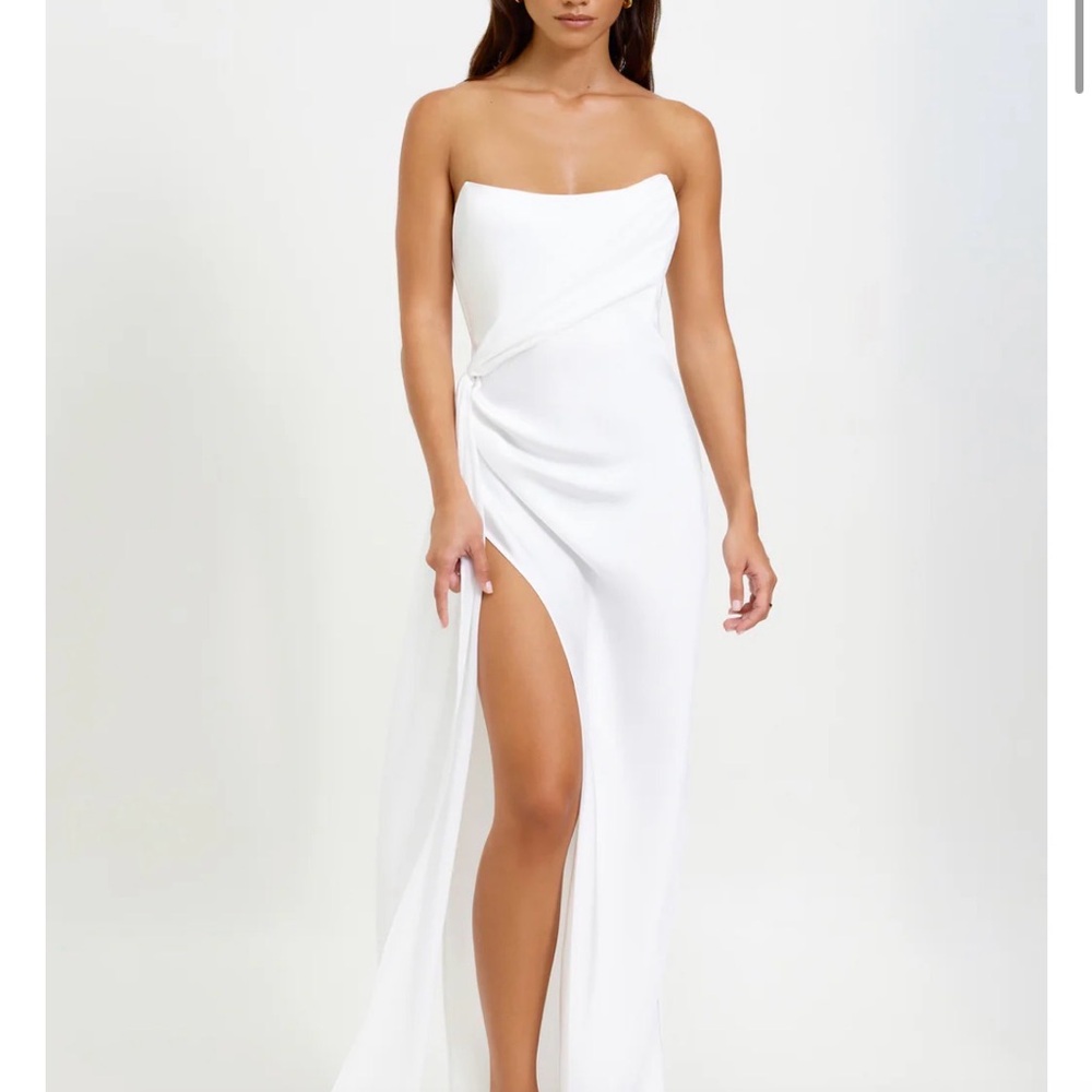 Jaus Aura White Strapless Dress